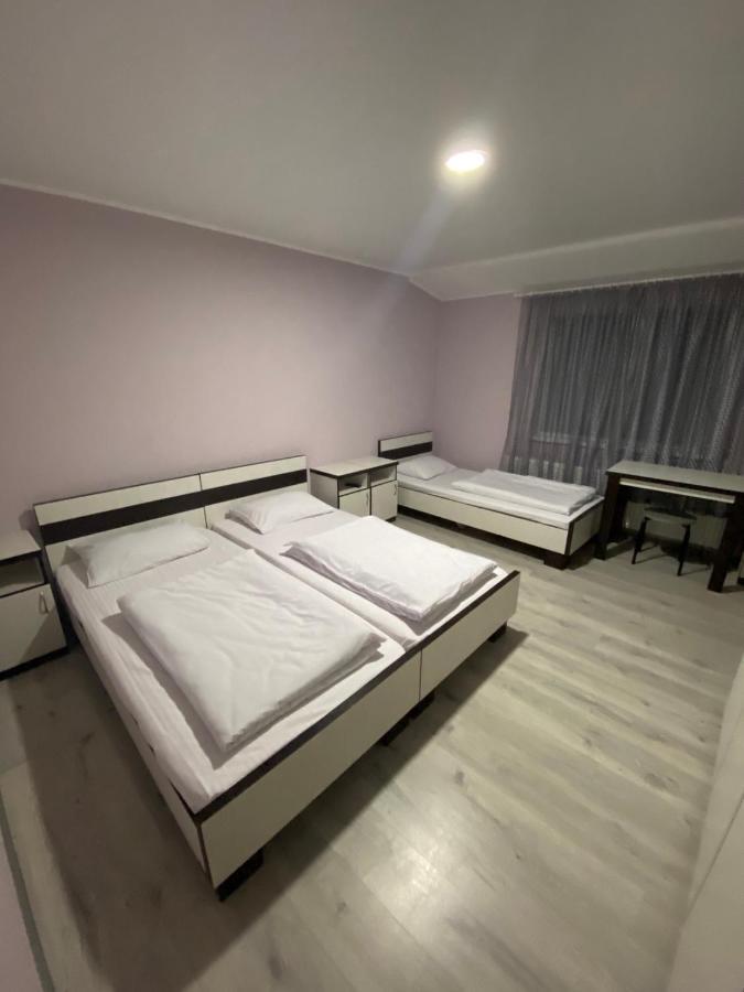 Guest House Max Khmel'nyts'kyy Exterior photo