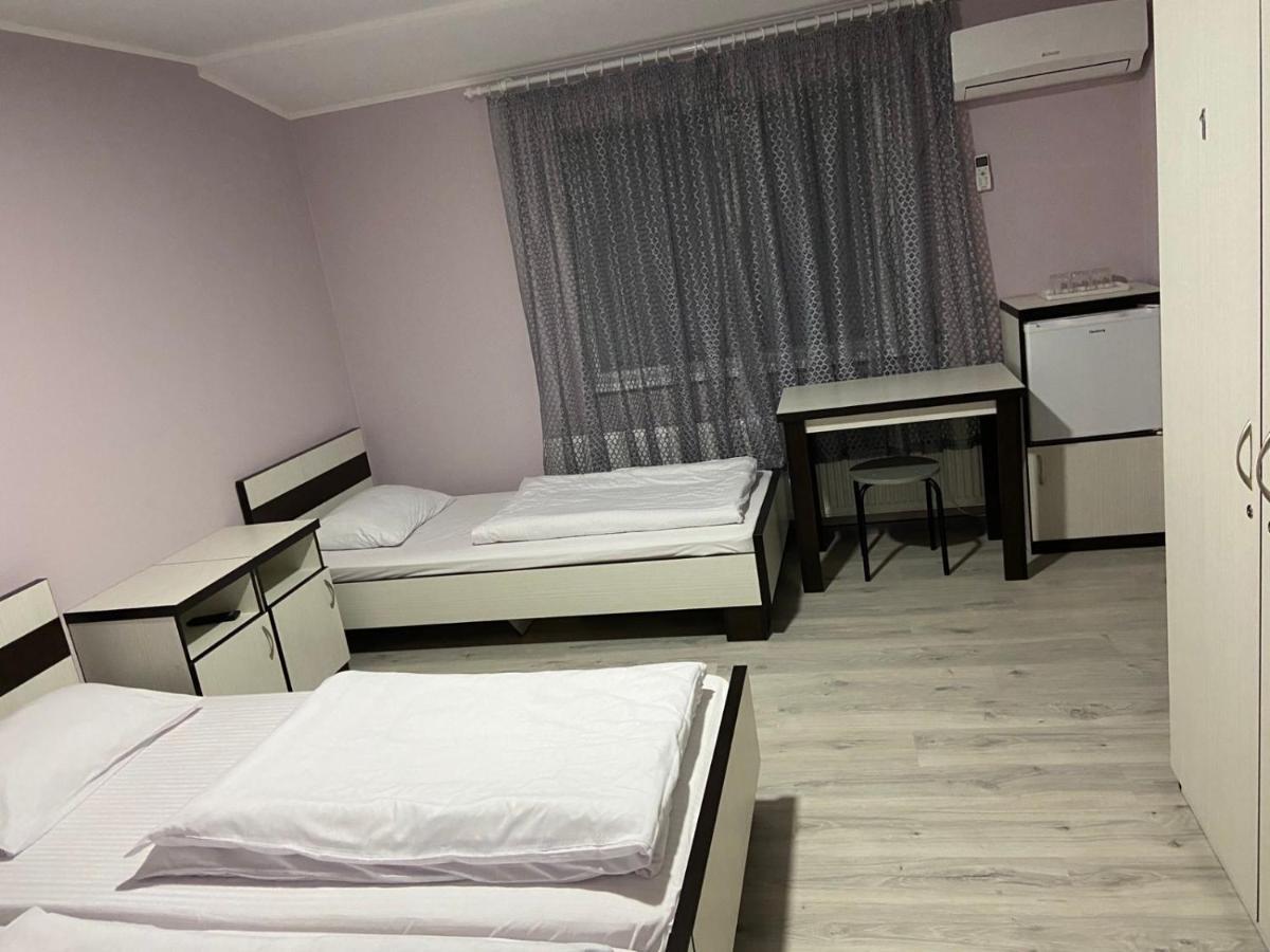Guest House Max Khmel'nyts'kyy Exterior photo