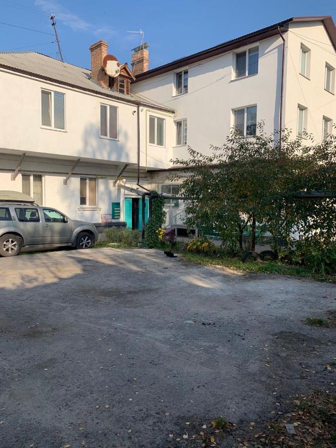 Guest House Max Khmel'nyts'kyy Exterior photo